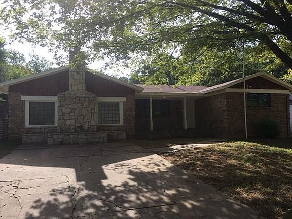 4th image of 703 Clebud Dr