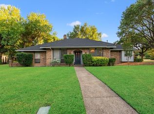 2549 Huntwick Dr, Grand Prairie, TX 75050