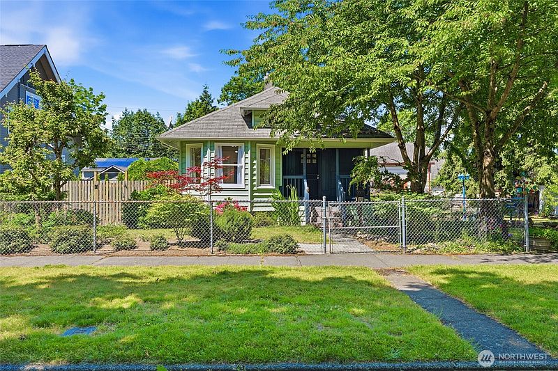 2nd image of 2312 Baker Avenue