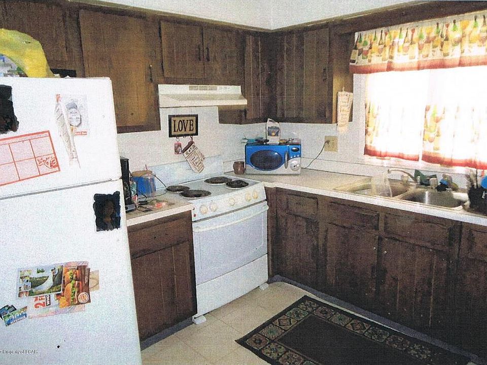 2nd image of 74 N Pioneer Ave
