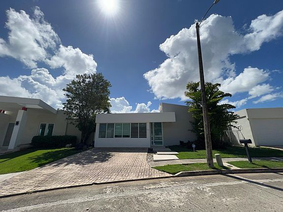 2nd image of 352 Calle Rey Carlos