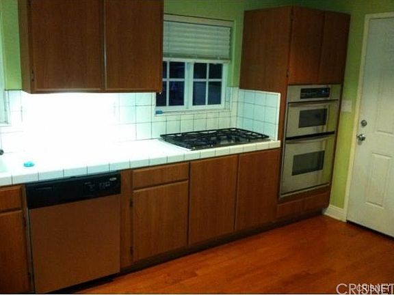 Kitchen - *** The stove, the microwave and the ove