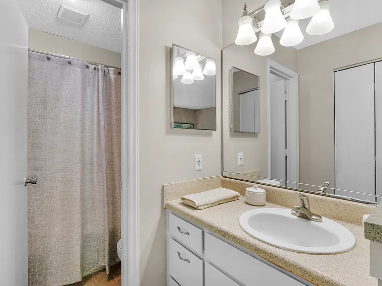 Oasis at Regal Oaks — Photo 17
