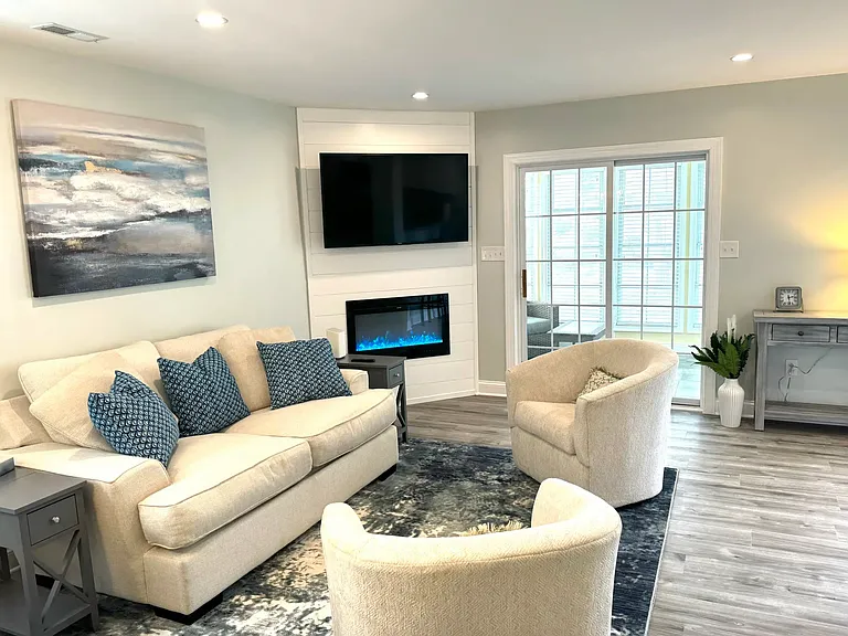 20229 Catherine Ct #11 — Photo 16