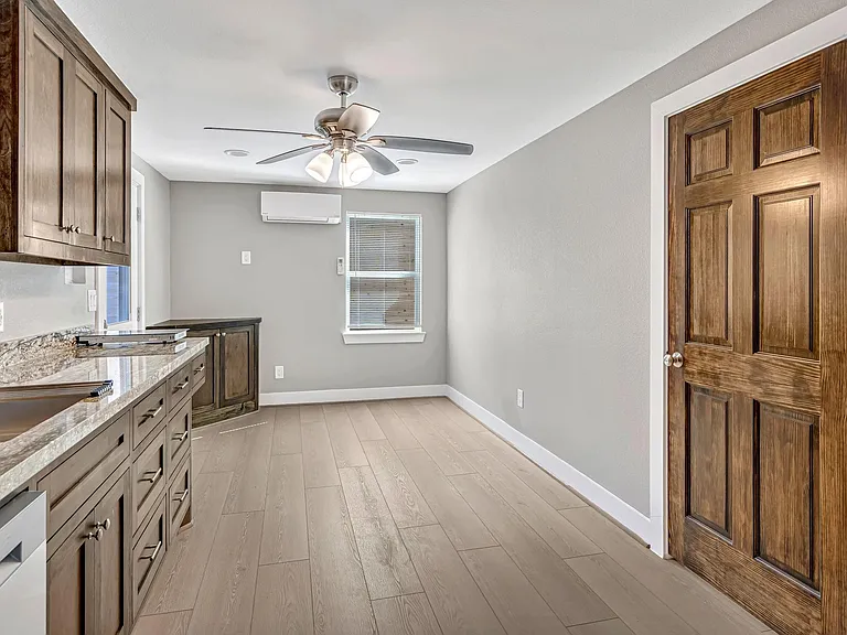 430 N Hutcheson St — Photo 26