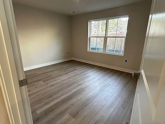 5th image of 1301 Pleasant View Dr #A