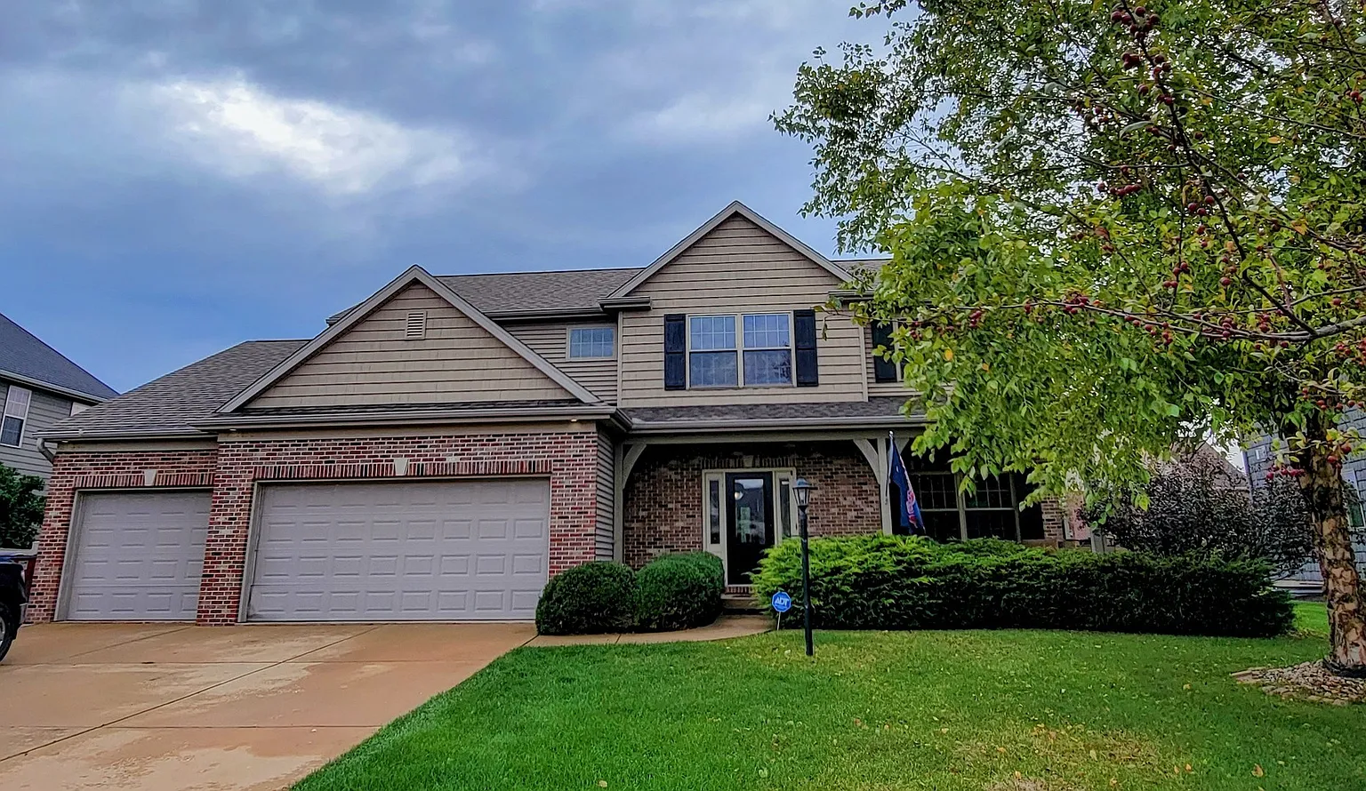 1611 Crabapple Ln photo 1