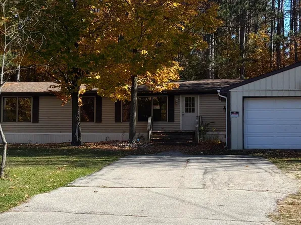 2823 E Ironwood Dr, Traverse City, MI 49685