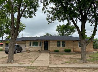 201 Dysart St, Claude, TX 79019