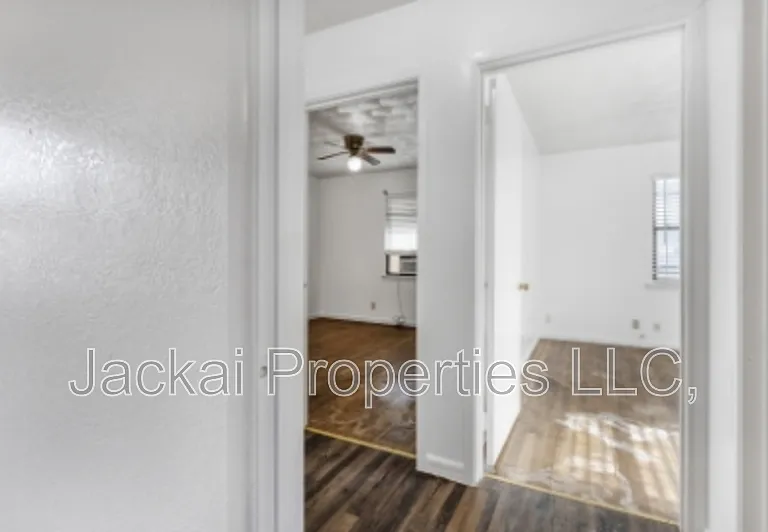 814 E Centennial St — Photo 11