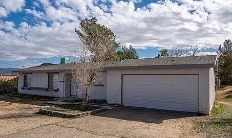 1st image of 17887 Catalpa St