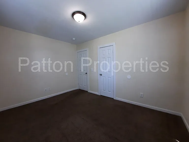 902 Pine St — Photo 11
