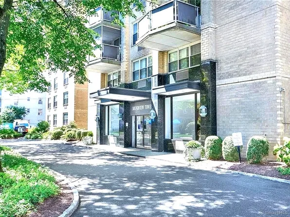 50 Glenbrook Road APT 9G, Stamford, CT 06902