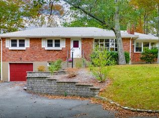 572 Morsetown Rd, West Milford, NJ 07480