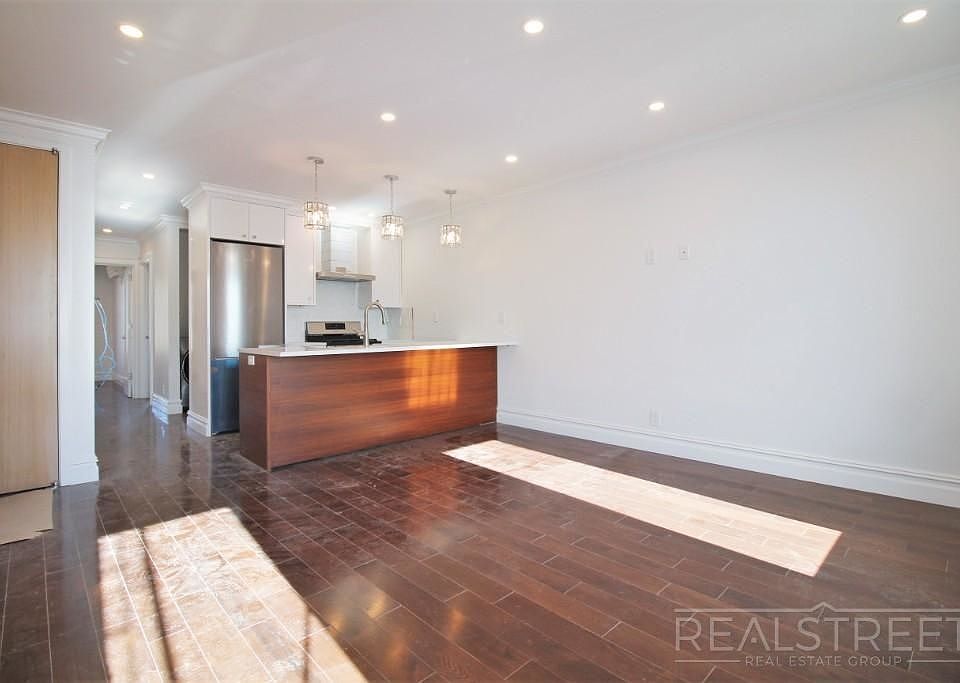 1st image of 54 Van Dyke St