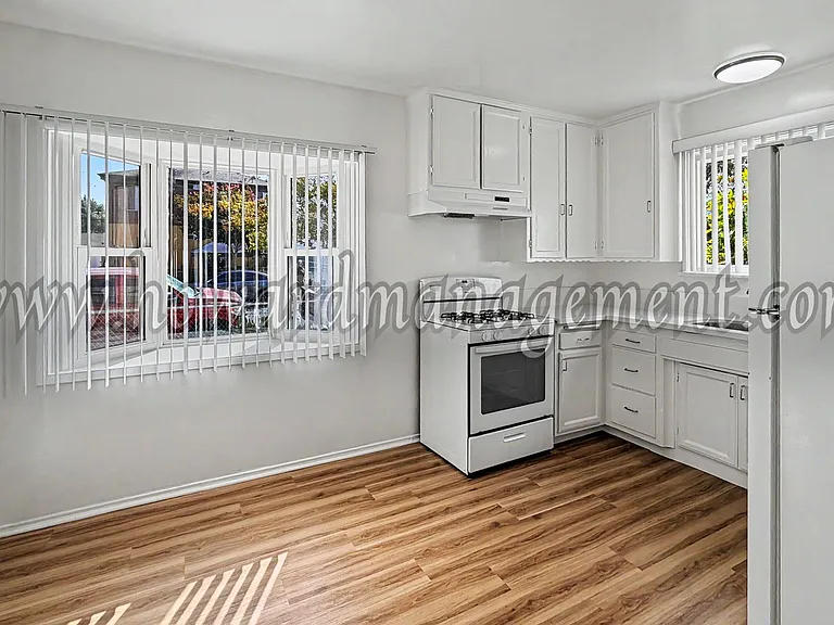 5551 Kinston — Photo 4