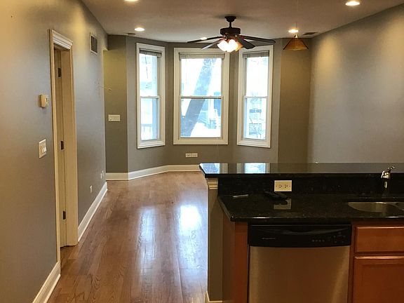 4th image of 2724 N Marshfield Ave #1