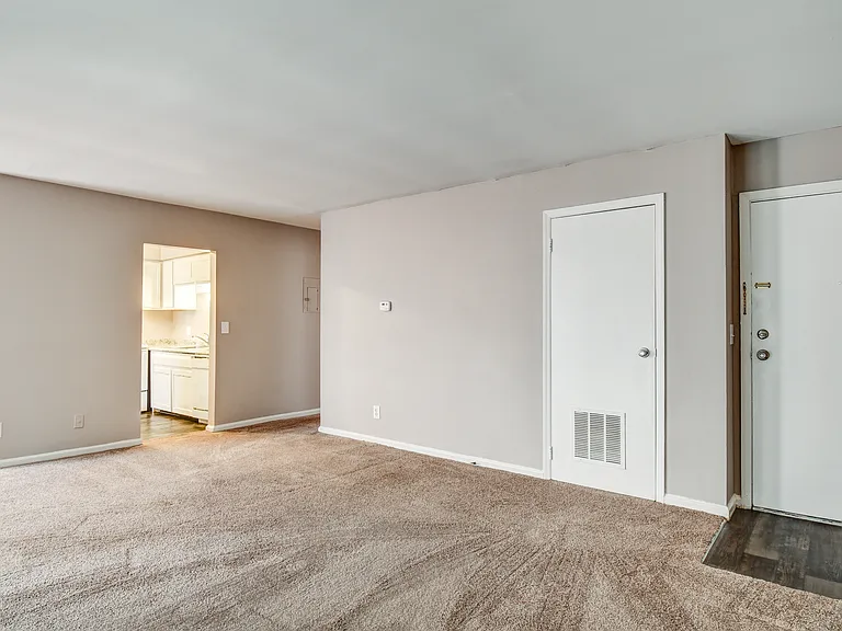 Fox Hunt Apartments — Photo 24