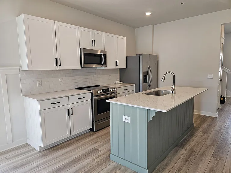 645 Birdie Dr — Photo 2
