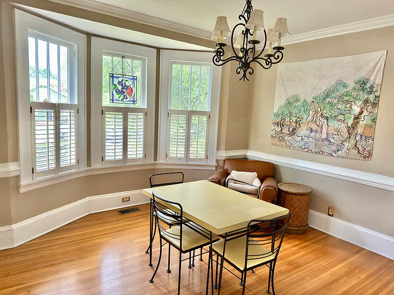 319 Circle Ave — Photo 9