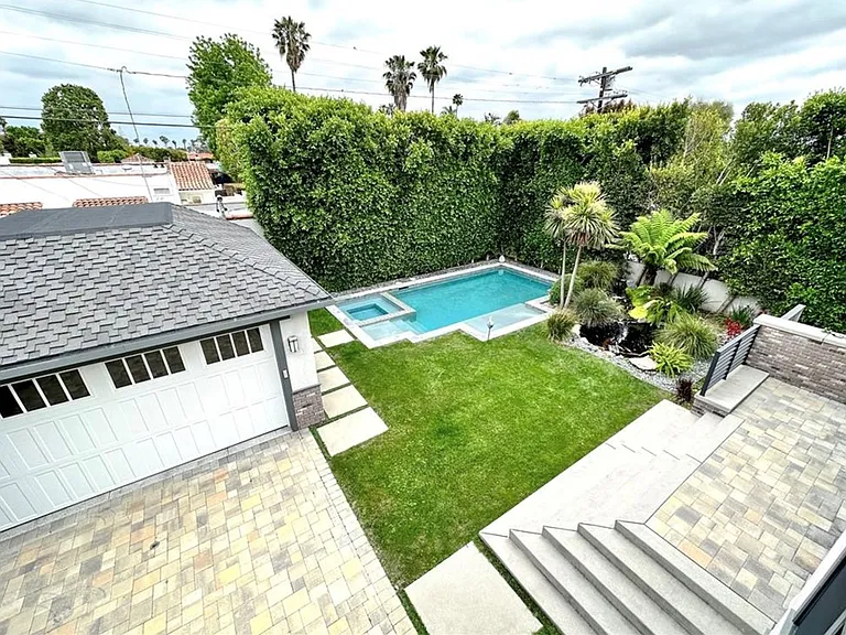 1616 N Ogden Dr — Photo 36