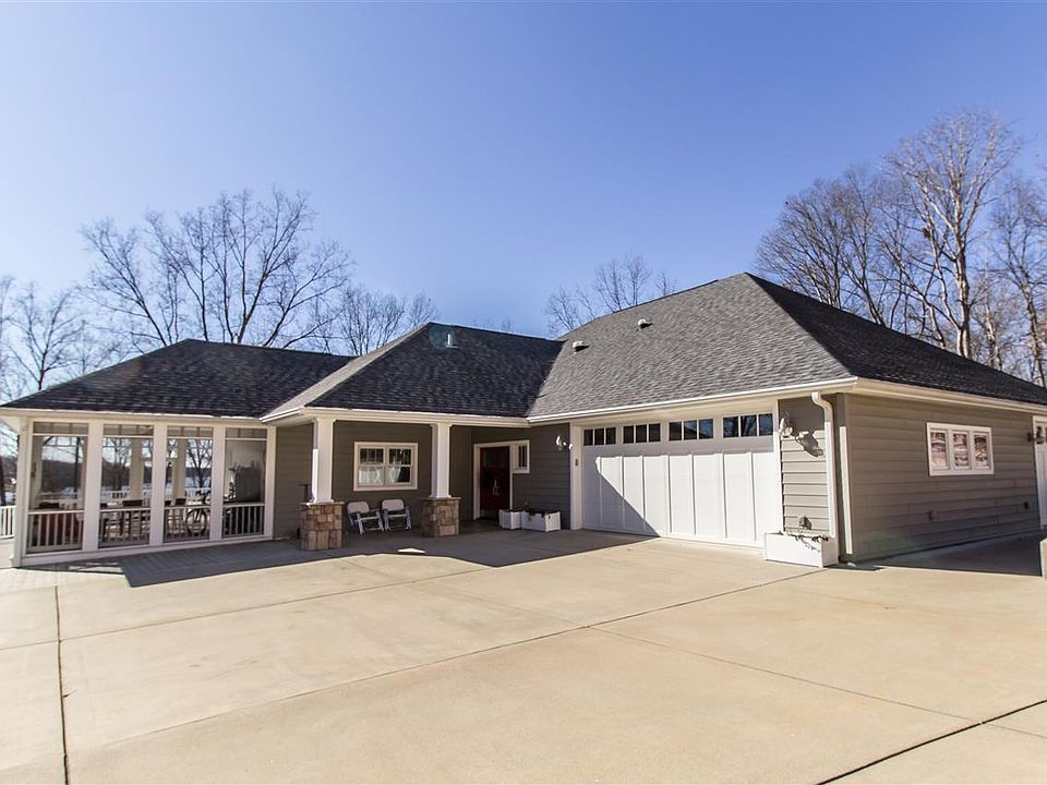 1st image of 910 Whitley Way