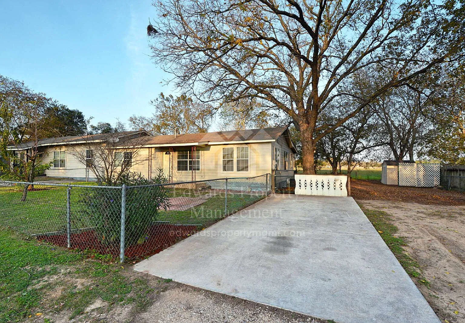 2 bed, 2.0 bath, 1268 sqft, $1,325 — Photo 2