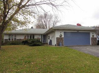7405 Sorghum Ln, Cherry Valley, IL 61016