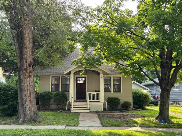 908 Chestnut St, Emporia, KS 66801