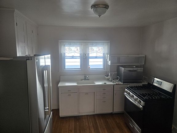 5th image of 917 Forestdale Rd