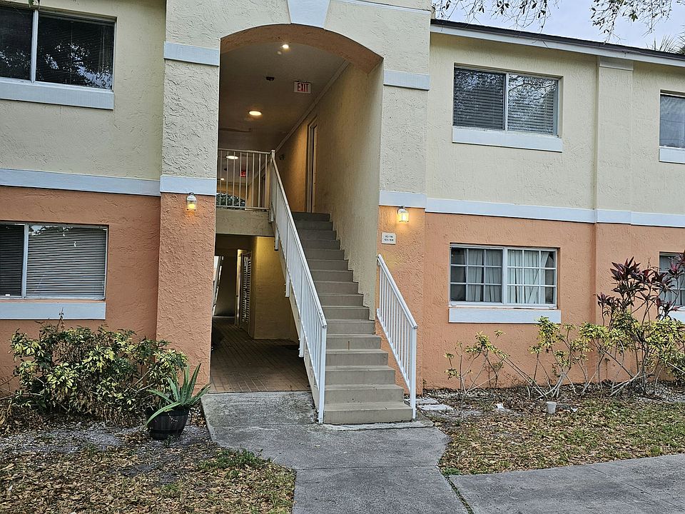 1st image of 3600 N 56th Ave APT 105