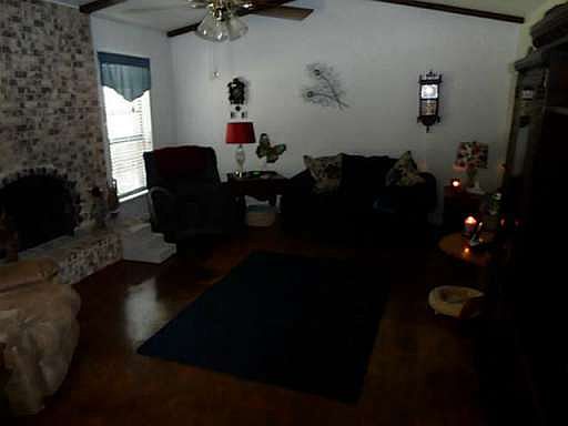 2nd image of 1308 Iris Ln