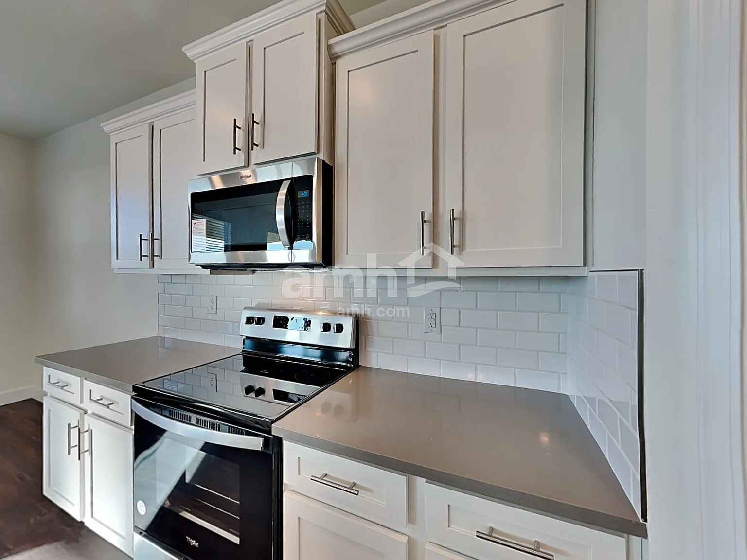 4 bed, 2.5 bath, 2292 sqft, $2,315 — Photo 4
