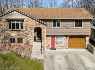 8247 Barden Rd, Davison, MI 48423