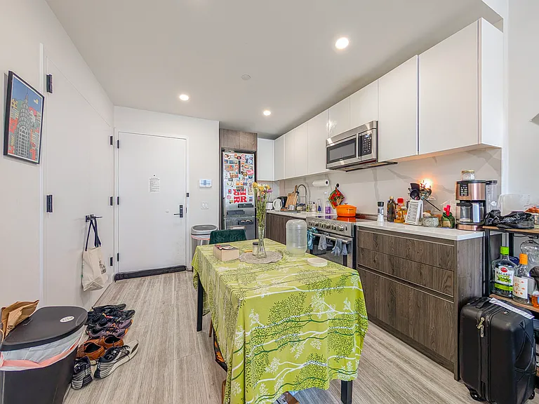 388 Vernon Ave #201 — Photo 2