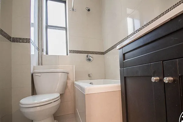 Rented by Evergreen Apartments BK | media 3