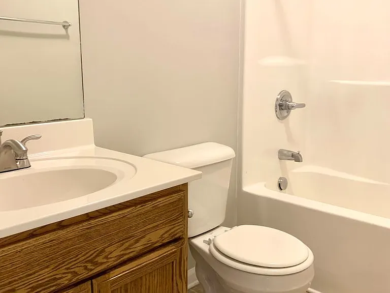 556 Oakmont Dr — Photo 21
