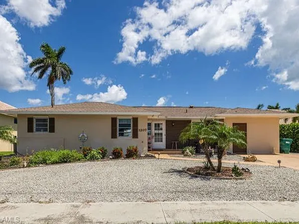 1207 Martinique CT, MARCO ISLAND, FL 34145