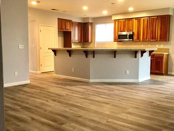 4th image of 2260 Bennets Mill Way