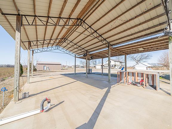 2nd image of 233 Jaycee Ln