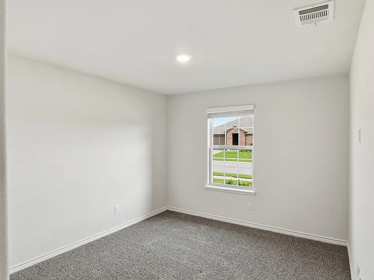 415 Boston Rd — Photo 23