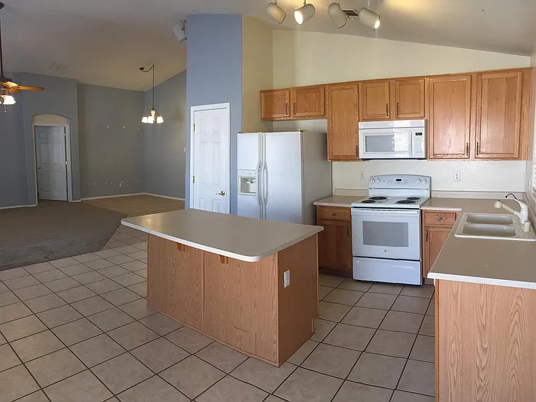 12710 W Earll Dr — Photo 3