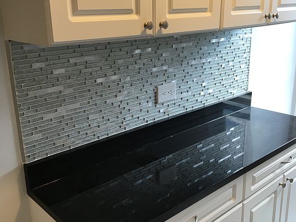 3rd image of 18914 Crocheron Ave APT 204