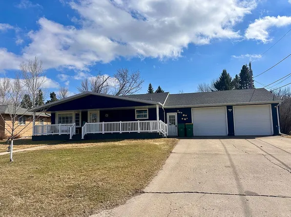 529 4th St SE, Mayville, ND 58257