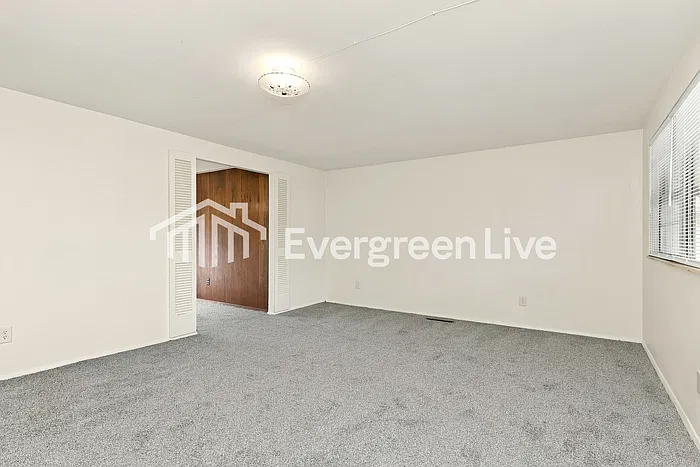 4 bed, 2.0 bath, 2106 sqft, $1,645 — Photo 3