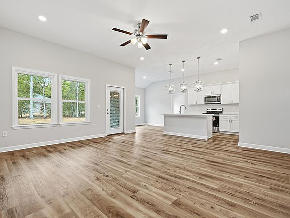 4th image of 4004 Bear Creek Rd