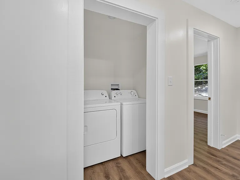 324 Walnut St — Photo 7