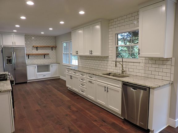 3rd image of 6988 Village Woods Pl