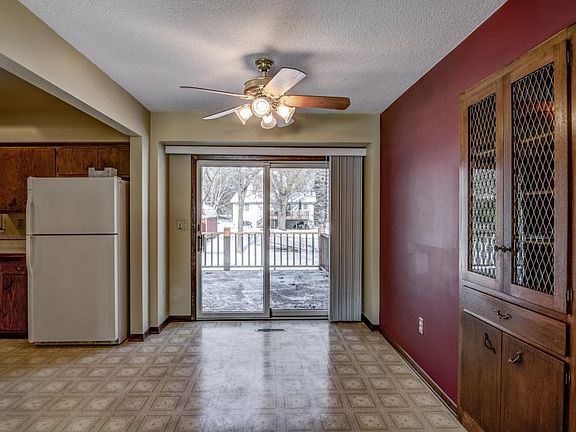 5th image of 2451 Holloway Ave E