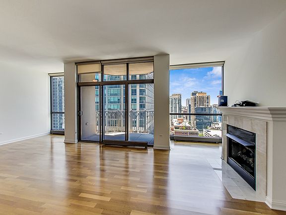 3rd image of 21 E Huron St APT 1601